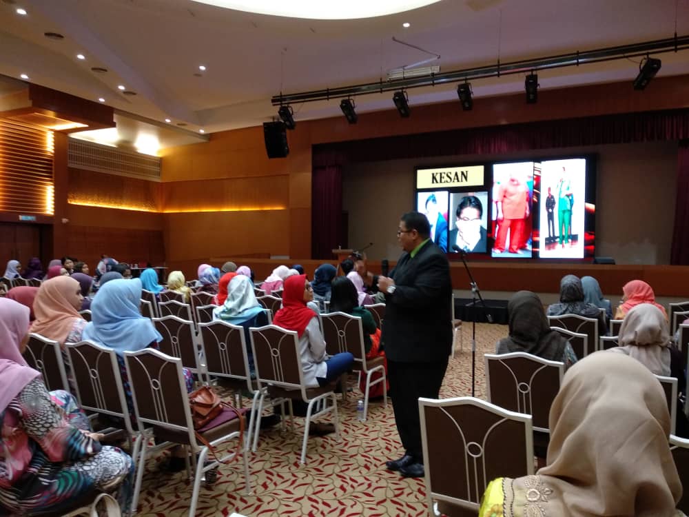Seminar Integriti: Tumbuk Rusuk, Telunjuk Lurus Kelingking Berkait 3