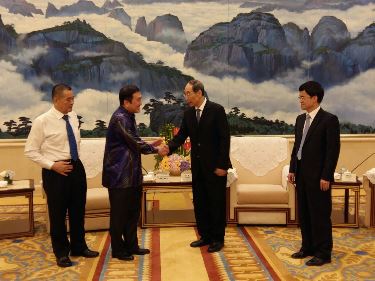 Meeting_with_Fujian_Party_Secretary,_HE_You_Quan