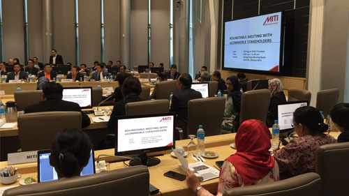 YBM MITI, YB Dato’ Sri Mustapa Mohamed chaired a high-level Roundtable Meeting with eCommerce stakeholders on 30 August 2016_4