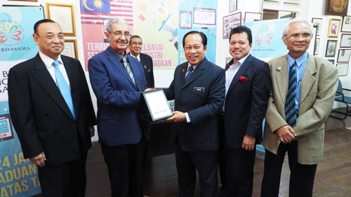 Working Visit And Dialogue Session YBTM (I) MITI To Persatuan Pedagang Dan Pengusaha Melayu Malaysia (PERDASAMA)