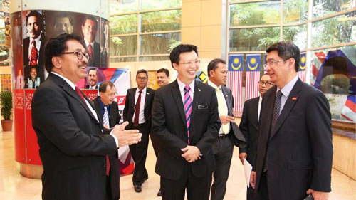 Official Visit by YBTM (Trade) YB Datuk Chua Tee Yong to MIDF 